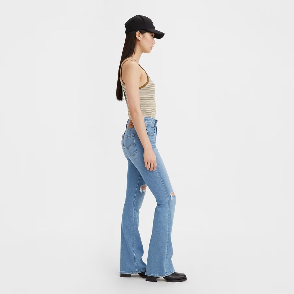 LEVI'S  726 HIGH RISE FLARE DISTRESSED KNEES JEANS, 29, light wash - let's talk